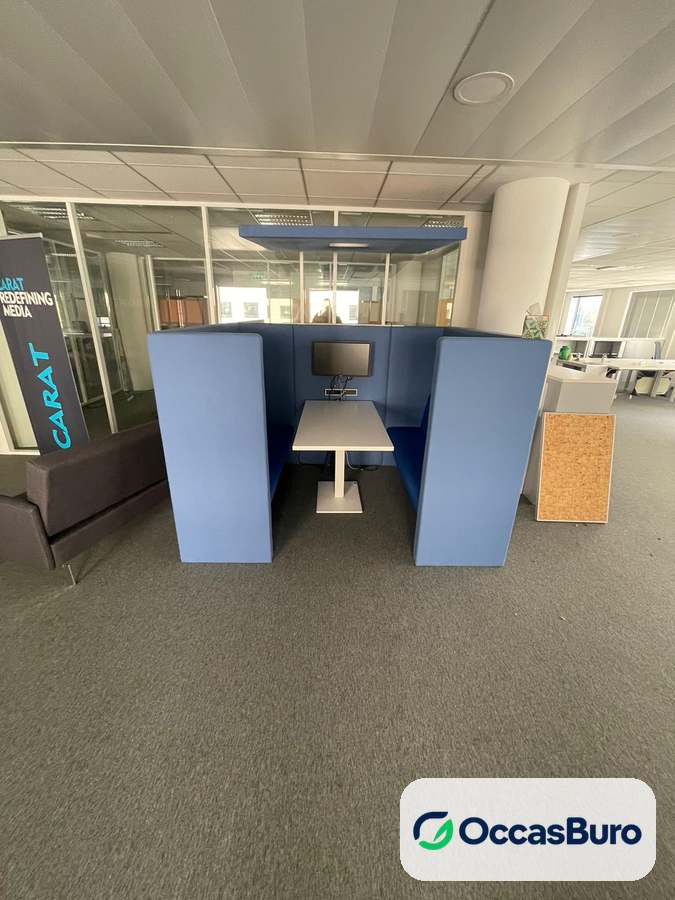Alcôve de réunion acoustique bleue 4 places avec écran – reconditionnée
