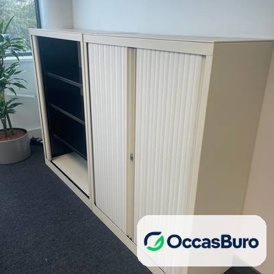 Armoire mi-haute en métal crème à rideaux, reconditionnée