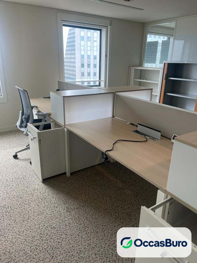 Bench 4 postes face à face chêne clair et caissons hauts – reconditionné