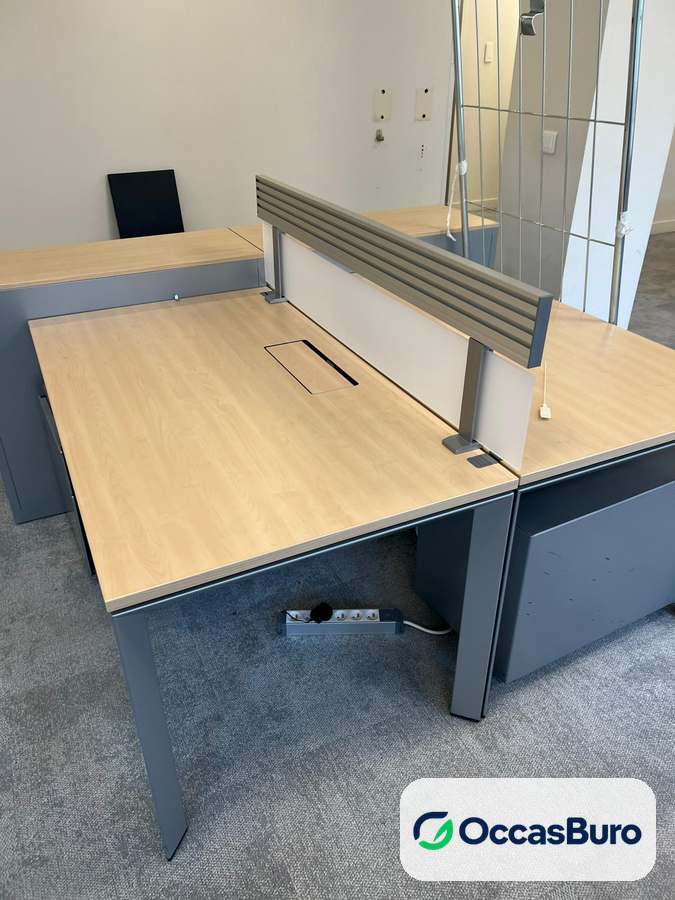 Bench érable 2 postes, écran à lames et trappes câbles – reconditionné