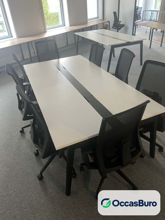 Bench modulable blanc à séparation noire, piètement noir – reconditionné