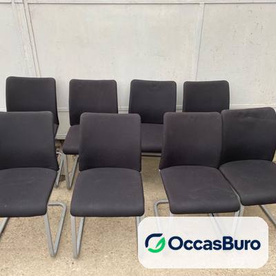 Chaise d'accueil tissu noir sans accoudoirs, luge chromée – reconditionnée