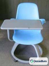 Chaise Steelcase Node à tablette écritoire et base mobile – reconditionnée
