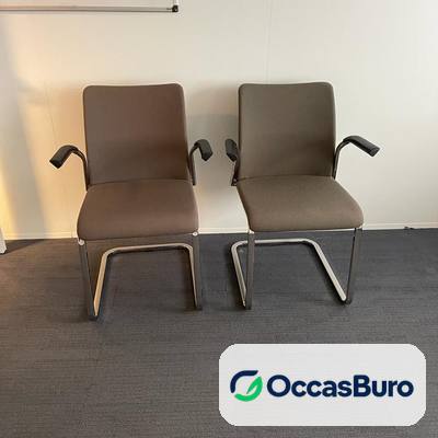 Chaise visiteur reconditionnée tissu marron, piètement luge chromé