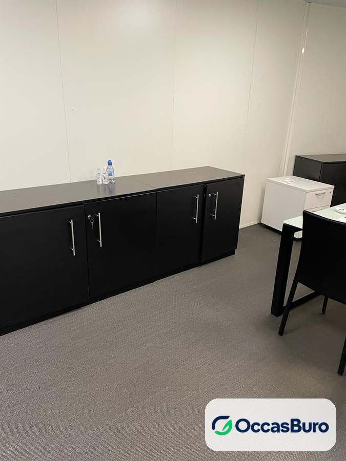 Crédence noire reconditionnée à portes battantes