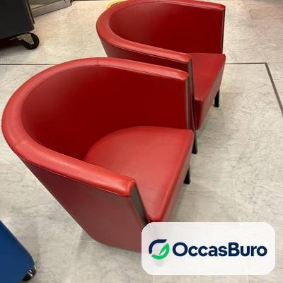 Fauteuil d'accueil cabriolet rouge façon simili cuir, reconditionné