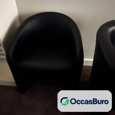 Fauteuil d'attente cabriolet noir en simili cuir – reconditionné