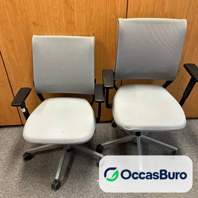 Fauteuil de bureau ergonomique gris, dossier résille – reconditionné