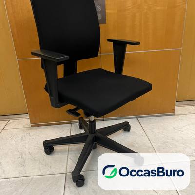 Fauteuil de bureau noir à dossier haut garni – reconditionné