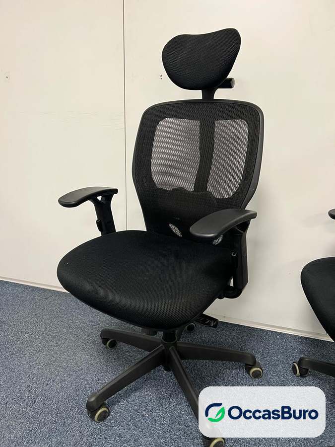 Fauteuil de bureau résille noire avec têtière, reconditionné