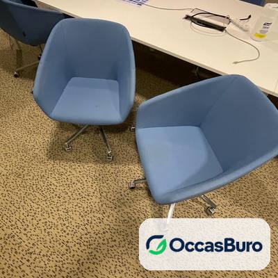Fauteuil de réunion pivotant à coque tissu bleu chiné – reconditionné