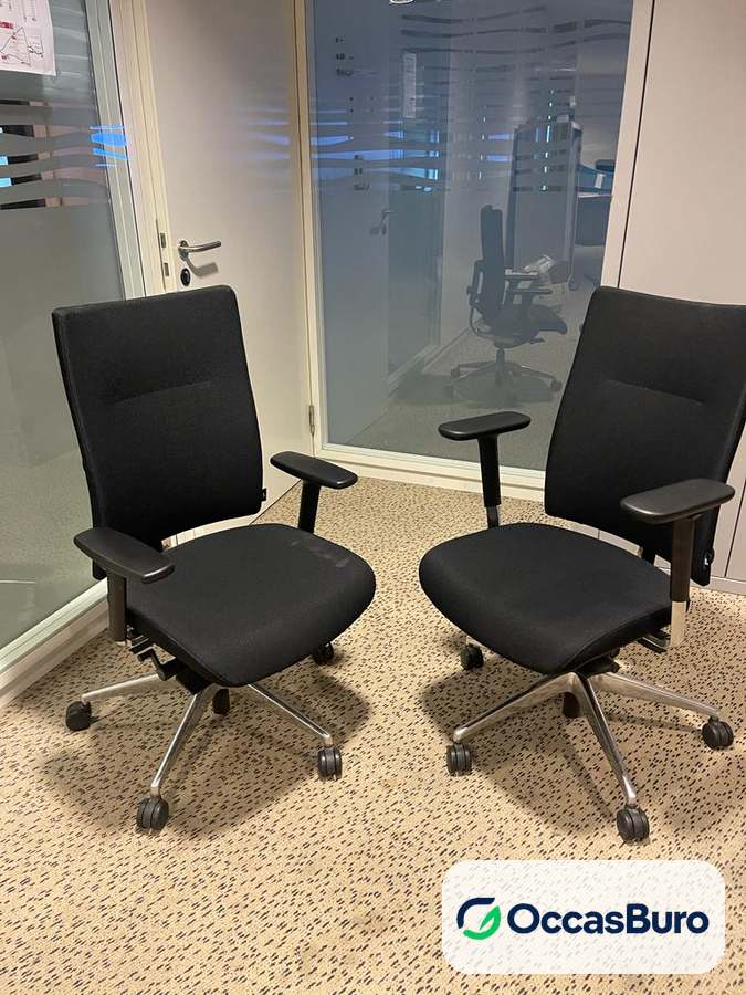 Fauteuil de travail ergonomique tissu noir, base alu poli – reconditionné