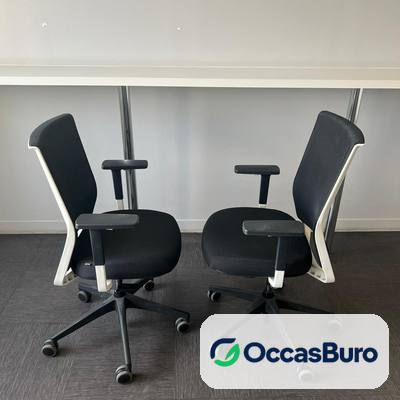 Fauteuil ergonomique noir et blanc, dossier résille – reconditionné