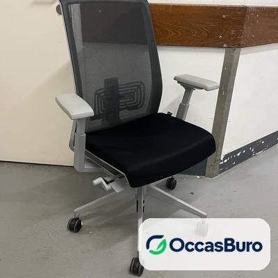 Fauteuil ergonomique résille anthracite et soutien lombaire – reconditionné