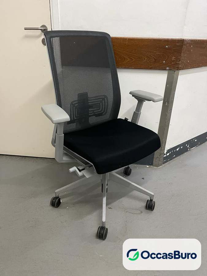 Fauteuil ergonomique résille anthracite et soutien lombaire – reconditionné