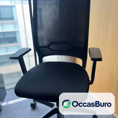 Fauteuil ergonomique résille noire à dossier haut – reconditionné