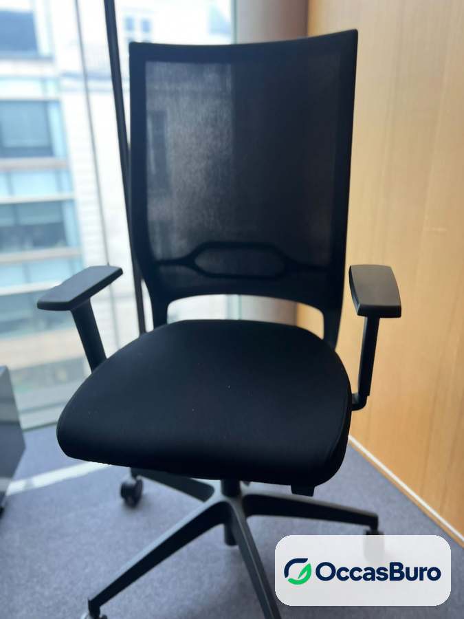 Fauteuil ergonomique résille noire à dossier haut – reconditionné