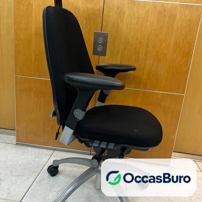 Fauteuil RH Logic 400 noir avec têtière réglable – reconditionné