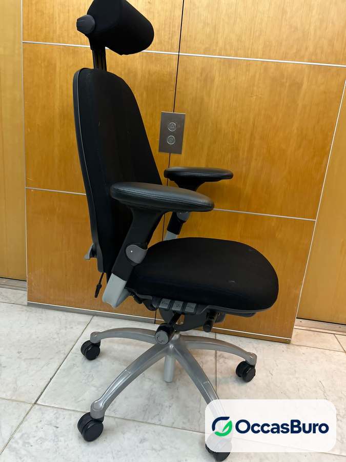 Fauteuil RH Logic 400 noir avec têtière réglable – reconditionné