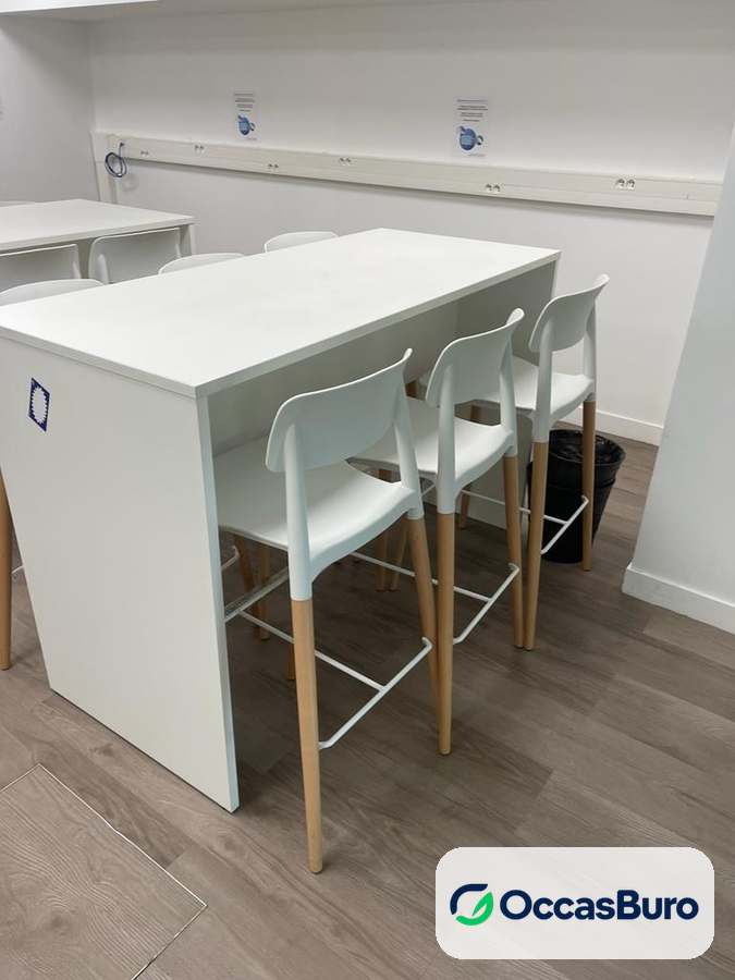 Mange-debout blanc reconditionné, table haute au design épuré