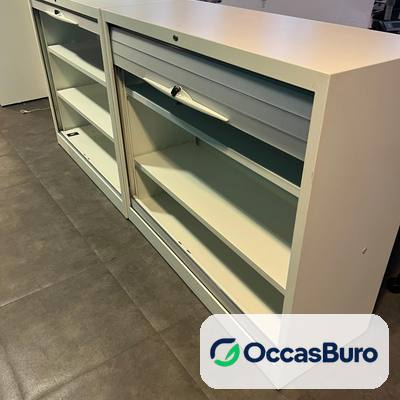 Meuble bas de rangement blanc à rideaux, fermeture à clé – reconditionné