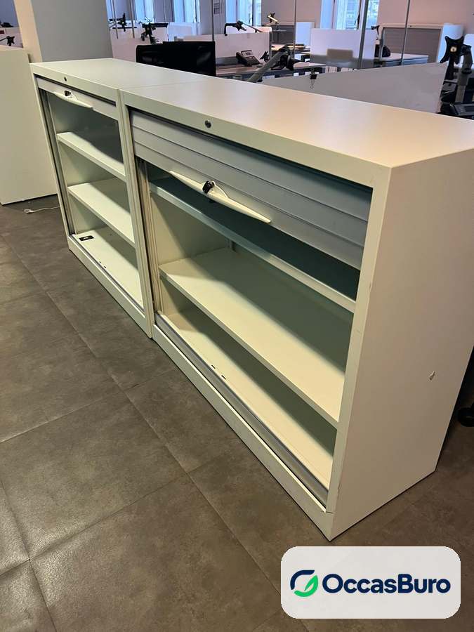 Meuble bas de rangement blanc à rideaux, fermeture à clé – reconditionné