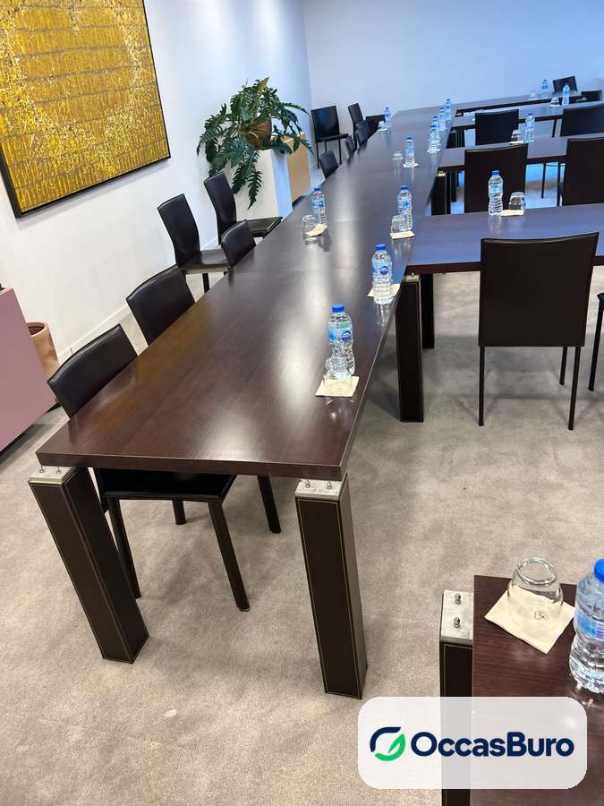 Module de table de réunion wengé sur pieds carrés massifs