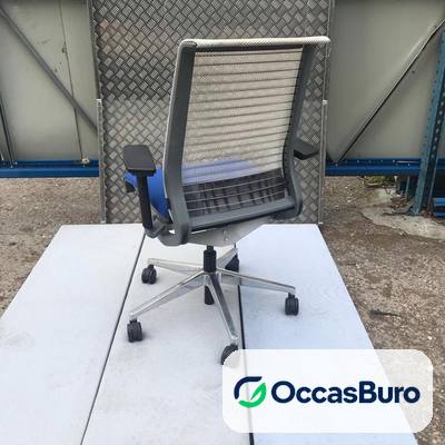 Siège Steelcase Think reconditionné, assise bleue et résille gris clair