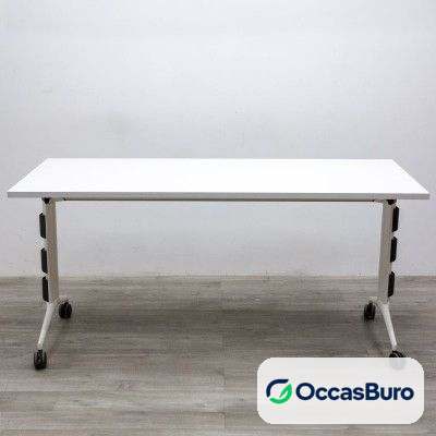 Table à plateau basculant blanc sur roulettes – reconditionnée