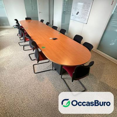 Table de conseil merisier à bouts arrondis avec trappes, 12 à 14 places