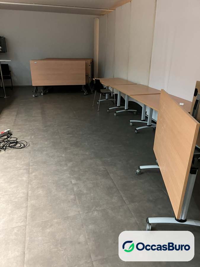 Table de formation hêtre à plateau rabattable sur roulettes