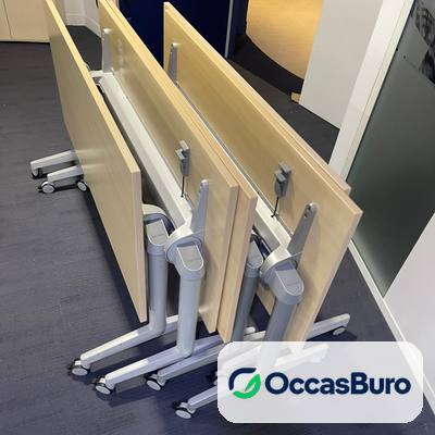Table de formation rabattable bois clair à roulettes – reconditionnée
