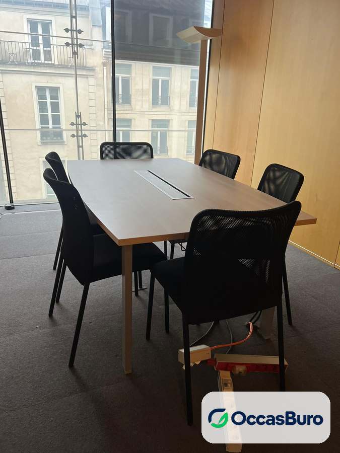 Table de réunion 6-8 places, plateau aspect noyer – reconditionnée