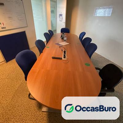 Table de réunion allongée merisier à bouts arrondis, 10 places