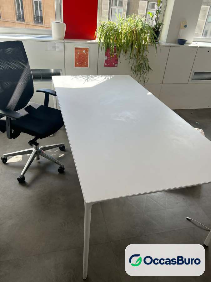 Table de réunion blanche minimaliste 6 places ou bureau – reconditionnée
