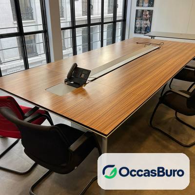 Table de réunion bois veiné connectée 8-10 places – reconditionnée