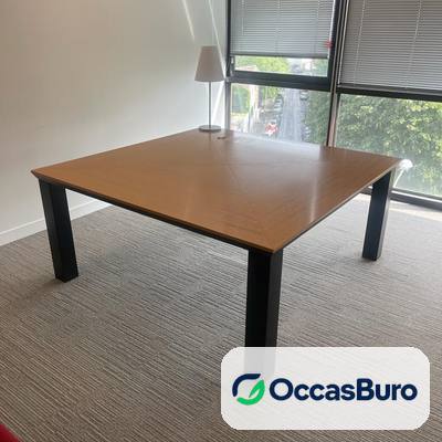 Table de réunion carrée chêne reconditionnée, 4 à 6 places