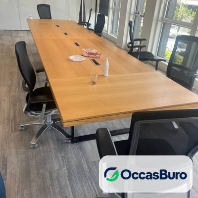 Table de réunion chêne épais 12-14 places, luge noir – reconditionnée