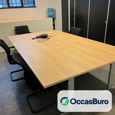 Table de réunion finition hêtre sur piètement T gris, 6 à 8 places