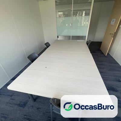 Table de réunion modulable chêne clair pour 8 – reconditionnée