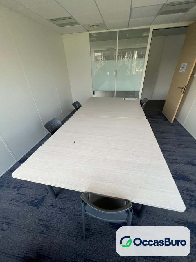 Table de réunion modulable chêne clair pour 8 – reconditionnée