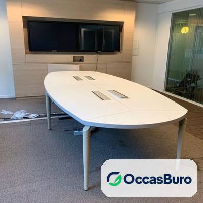 Table de réunion ovale blanche 8 places avec trappes – reconditionnée