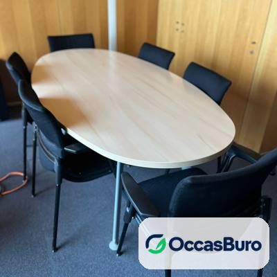 Table de réunion ovale bois clair 6-8 places – reconditionnée