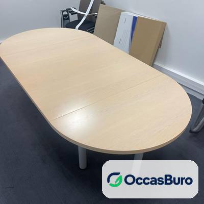 Table de réunion ovale reconditionnée, finition érable clair, 6 à 8 places