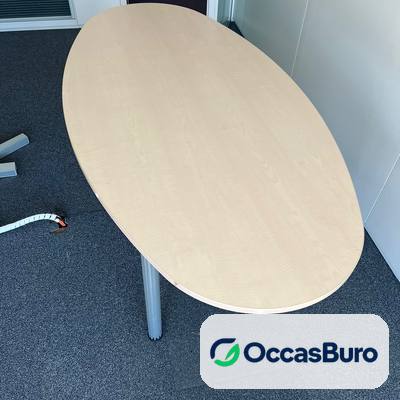 Table de réunion ovale ton érable 6 places, pieds gris – reconditionnée
