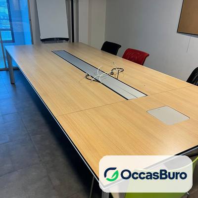 Table de réunion rectangle bois connectée environ 8 places – reconditionnée