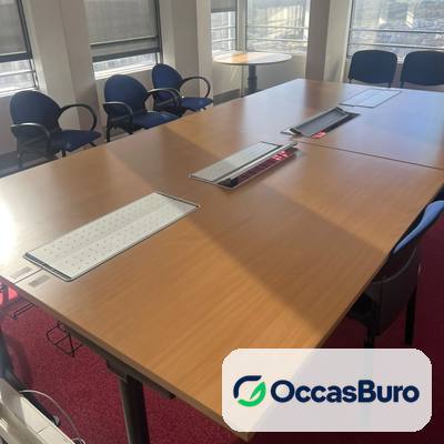Table de réunion ton hêtre multi-éléments, boîtiers prises – reconditionnée