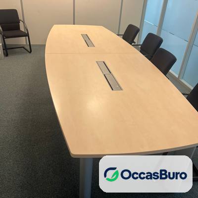 Table de réunion tonneau érable 8-10 places, 2 trappes – reconditionnée