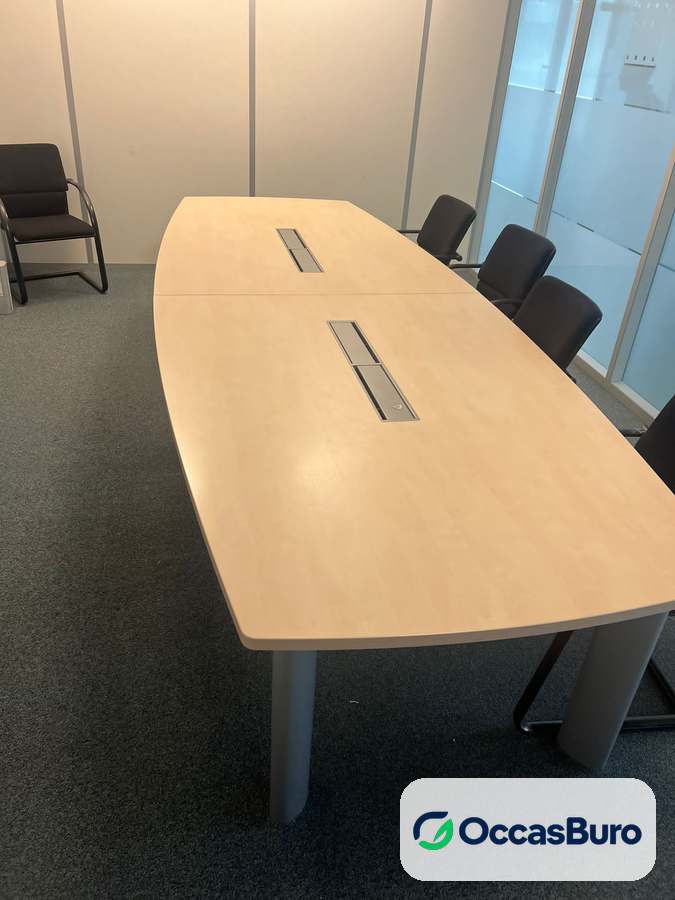 Table de réunion tonneau érable 8-10 places, 2 trappes – reconditionnée