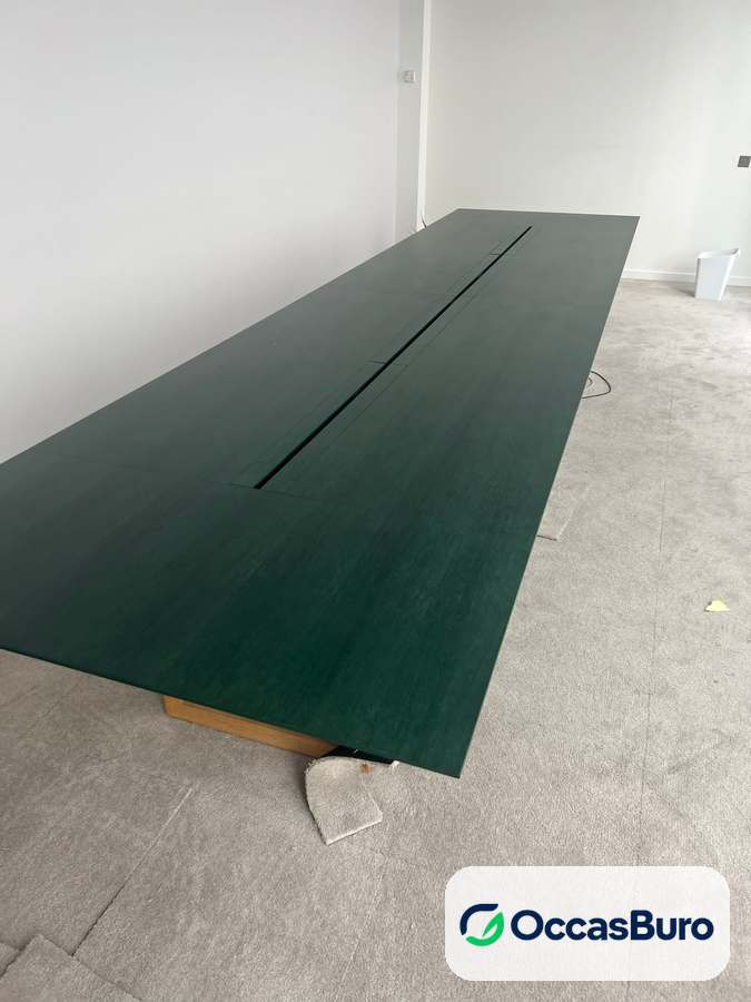 Table de réunion vert foncé 10-12 places, luge bois – reconditionnée